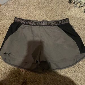 Women’s Underarmour athletic shorts